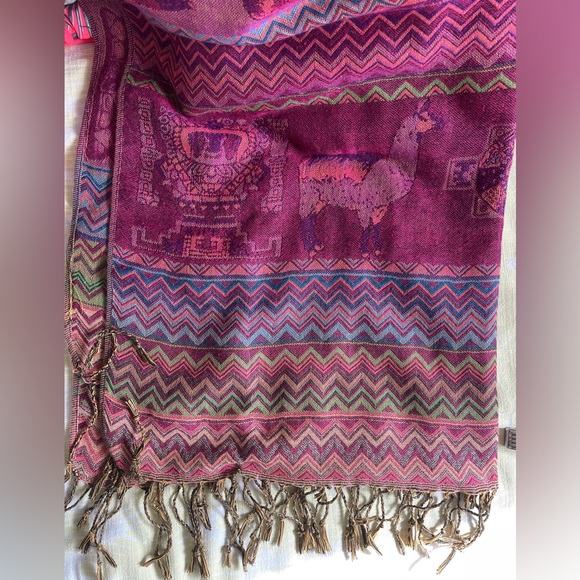 Colourful scarf - Picture 1 of 2